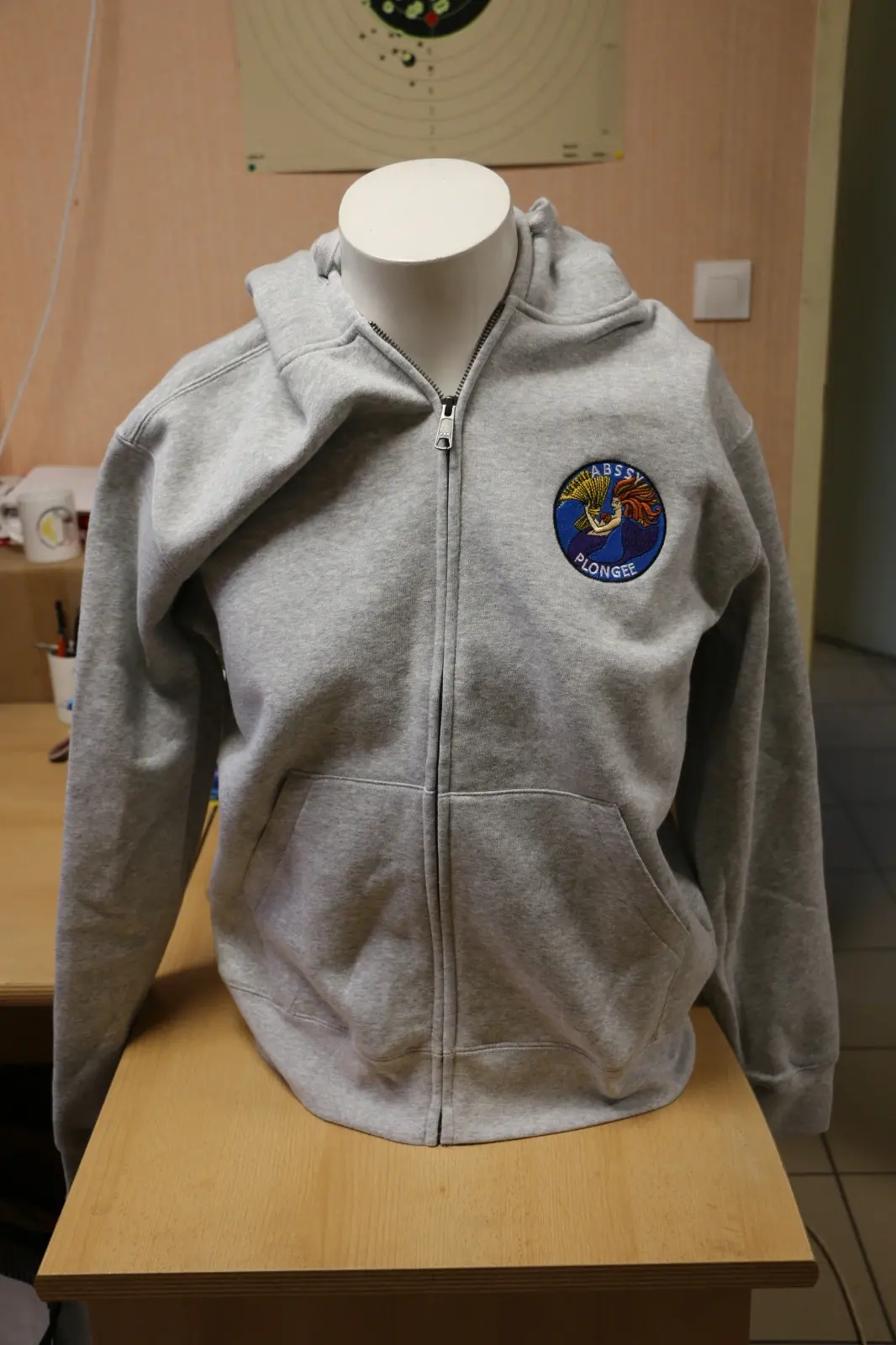 2026 01 31 sweat a capuche brode abssy 1